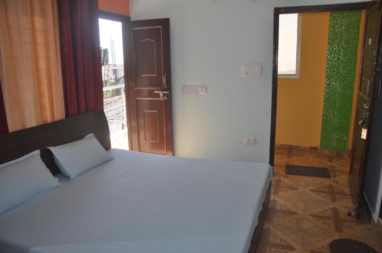 Hotel Lansblue Lansdowne Bagian luar foto