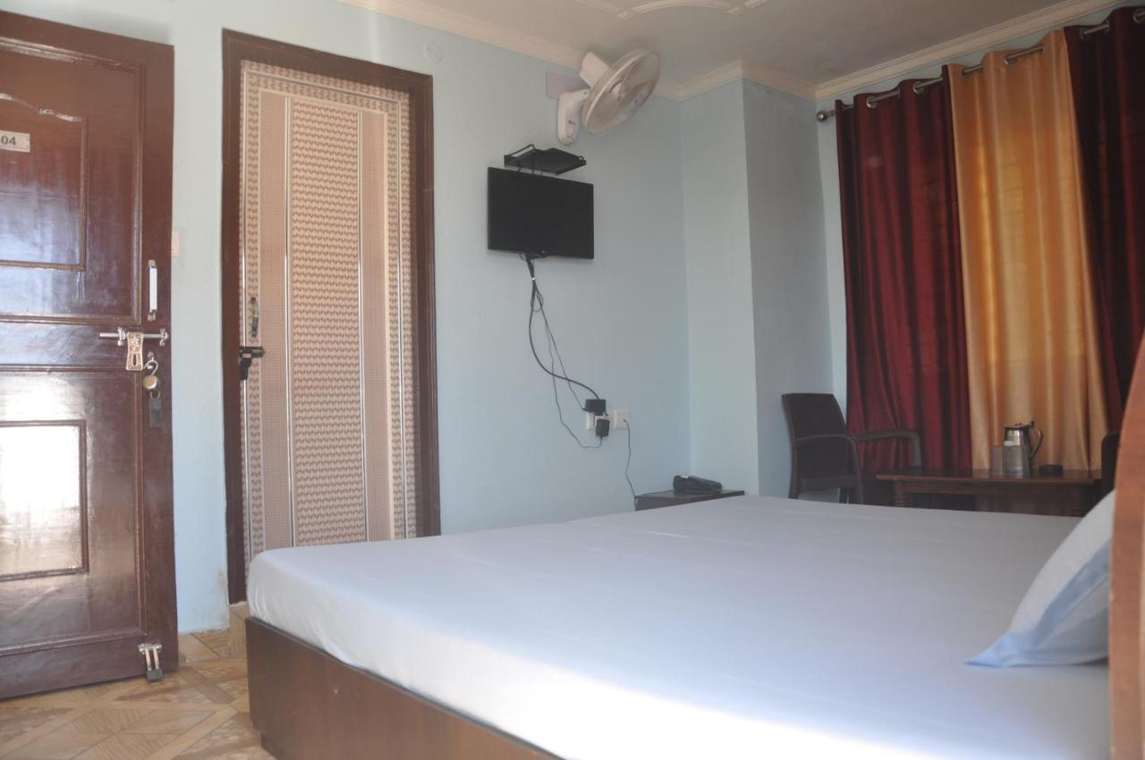 Hotel Lansblue Lansdowne Bagian luar foto