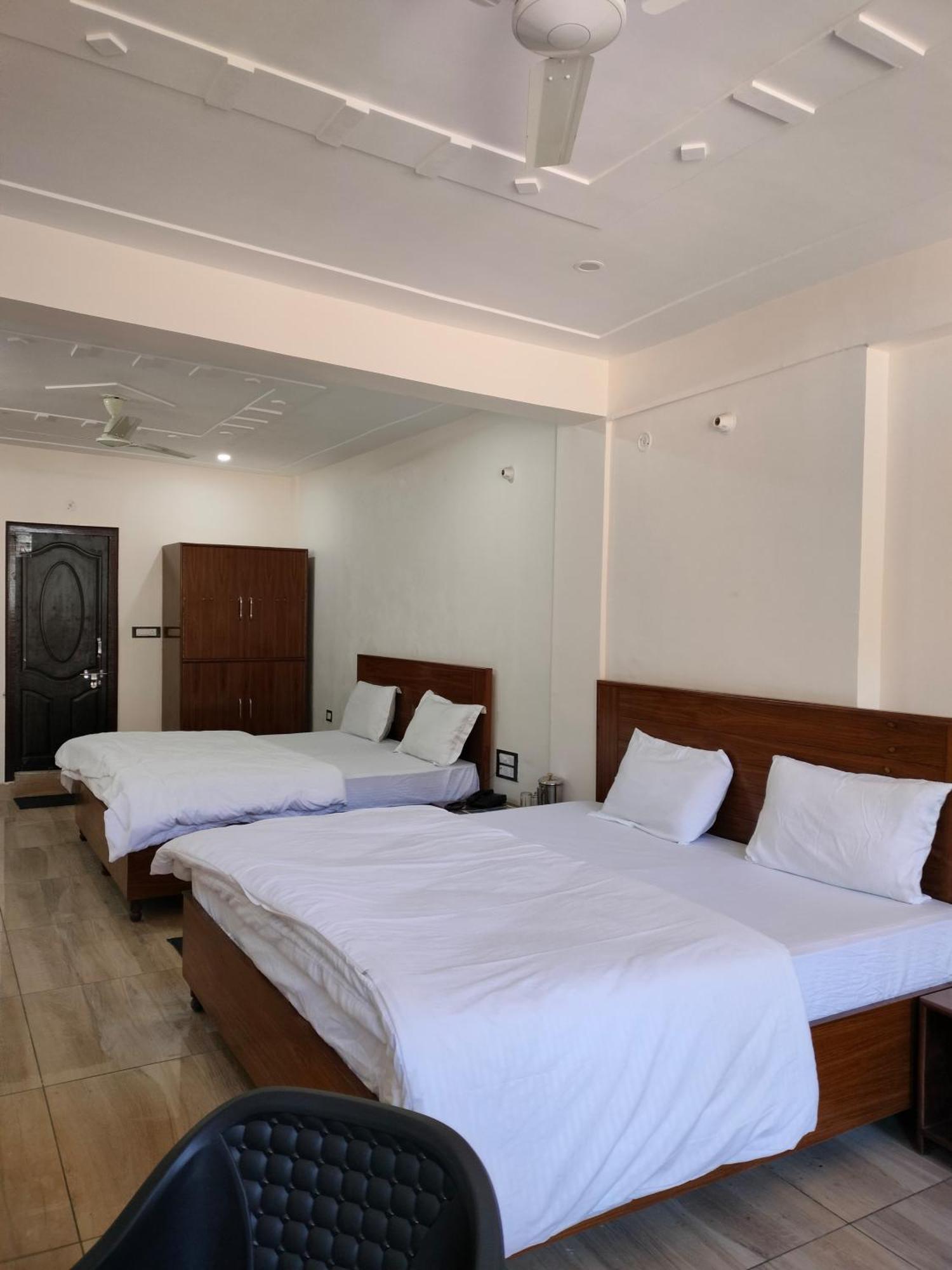 Hotel Lansblue Lansdowne Bagian luar foto